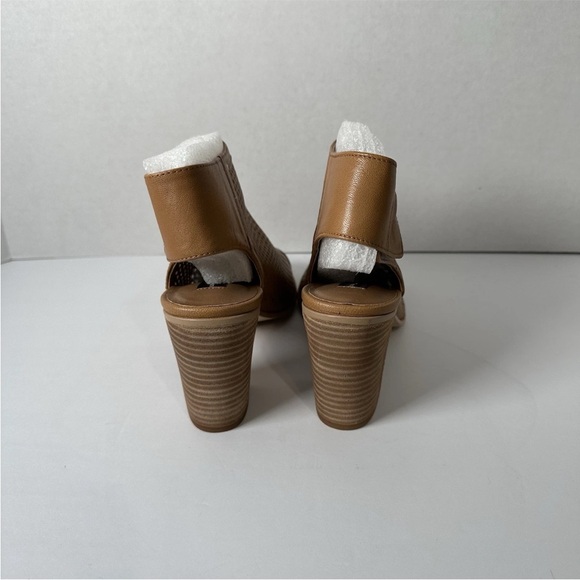 Steve Madden Women's Size 9.5 - Tan - Suzy - Peep Toe Block Heel Slingback - Picture 3 of 8